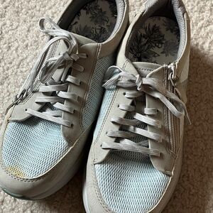Traq by Alegria Gray and Blue Sneakers size 37